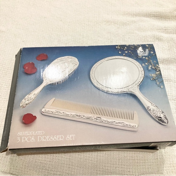 Vintage 3 Piece Silver played Vanity set - Picture 7 of 7